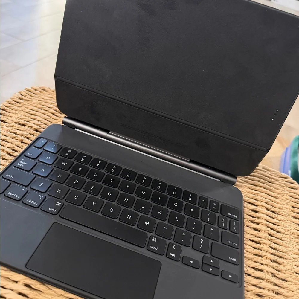 Magic Keyboard for iPad Air 11‑inch